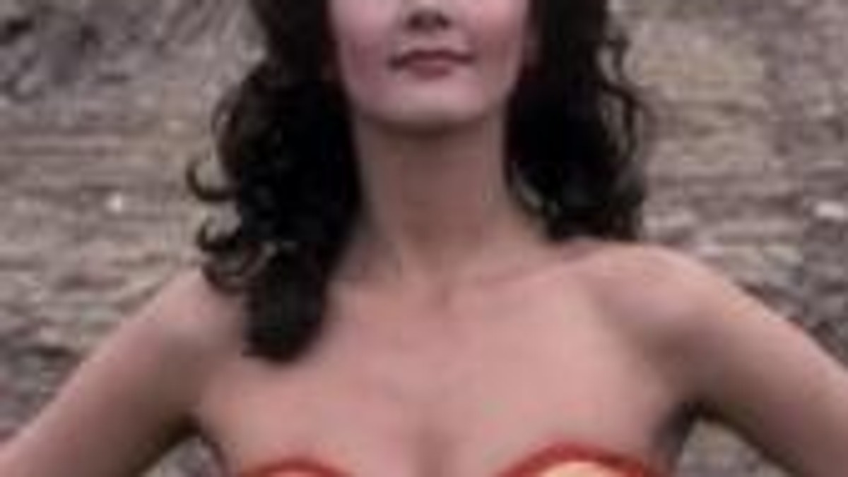 Aktorka Lynda Carter popiera kandydaturę Sandry Bullock do roli Wonder Woman.