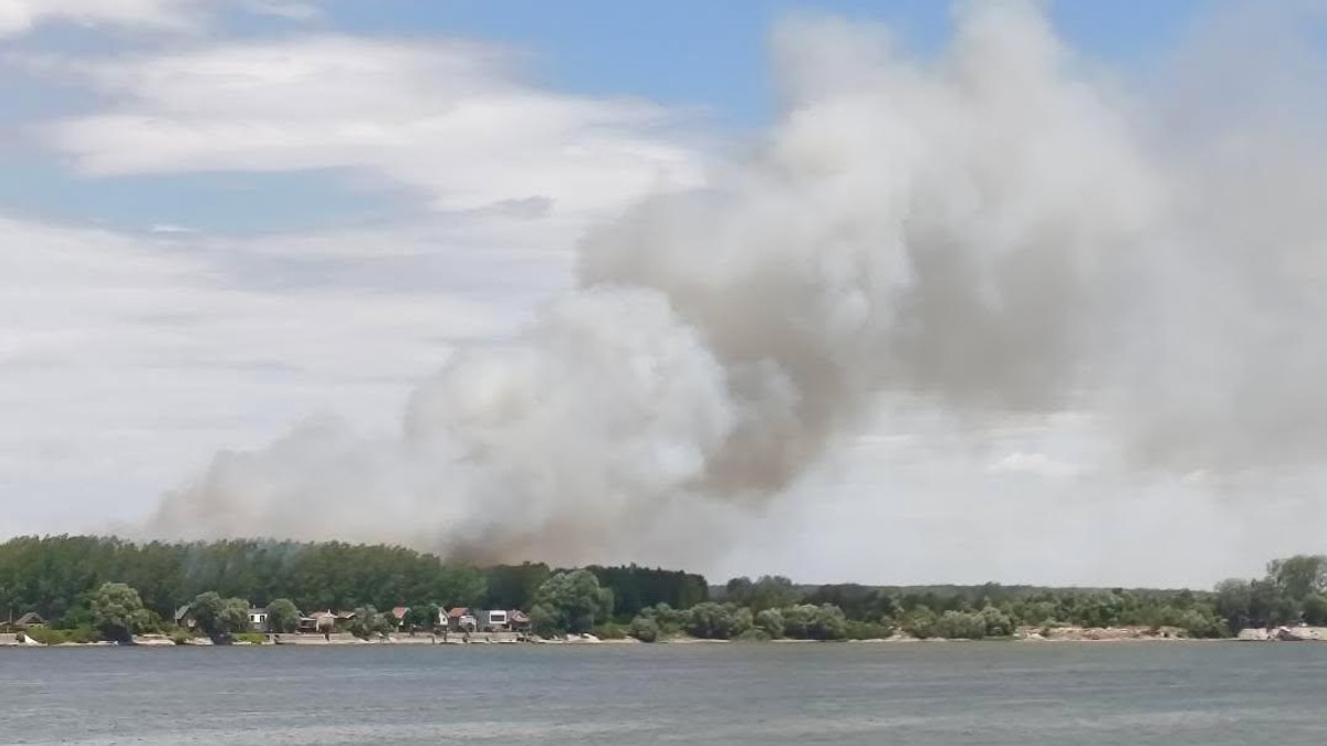 Požar preko puta Zemunskog keja