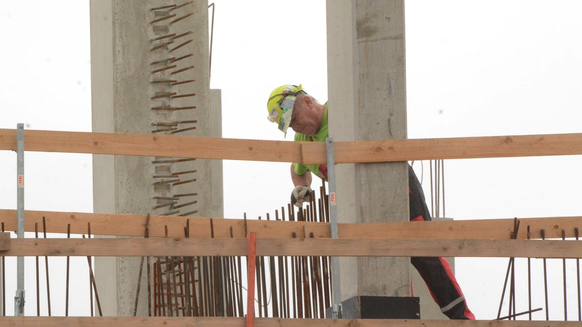 Na rozostavanej vojenskej nemocnici v Prešove sú opäť robotníci - jún 2026