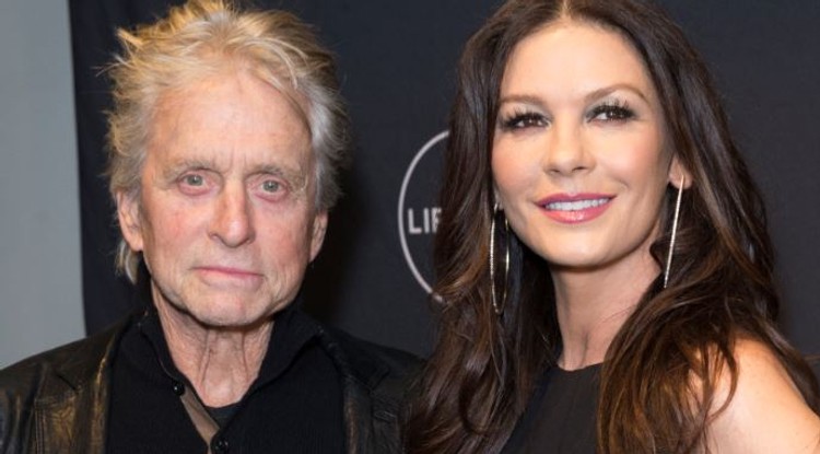 Catherine Zeta-Jones és Michael Douglas még mindig elképesztő formában van - FOTÓ