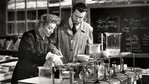 Greer Garson jako Maria Skłodowska-Curie