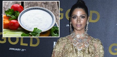 Lubisz sos tzatziki? Camila Alves McConaughey dodaje do niego dwa warzywa i powstaje pyszna sałatka!