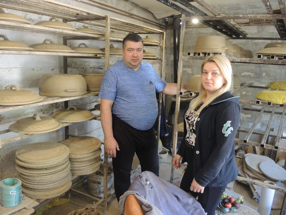 Sarvani rade zajedno i žive od proizvodnje grnčarije