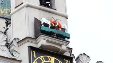 Stary Rynek: tańce i... rude koziołki?