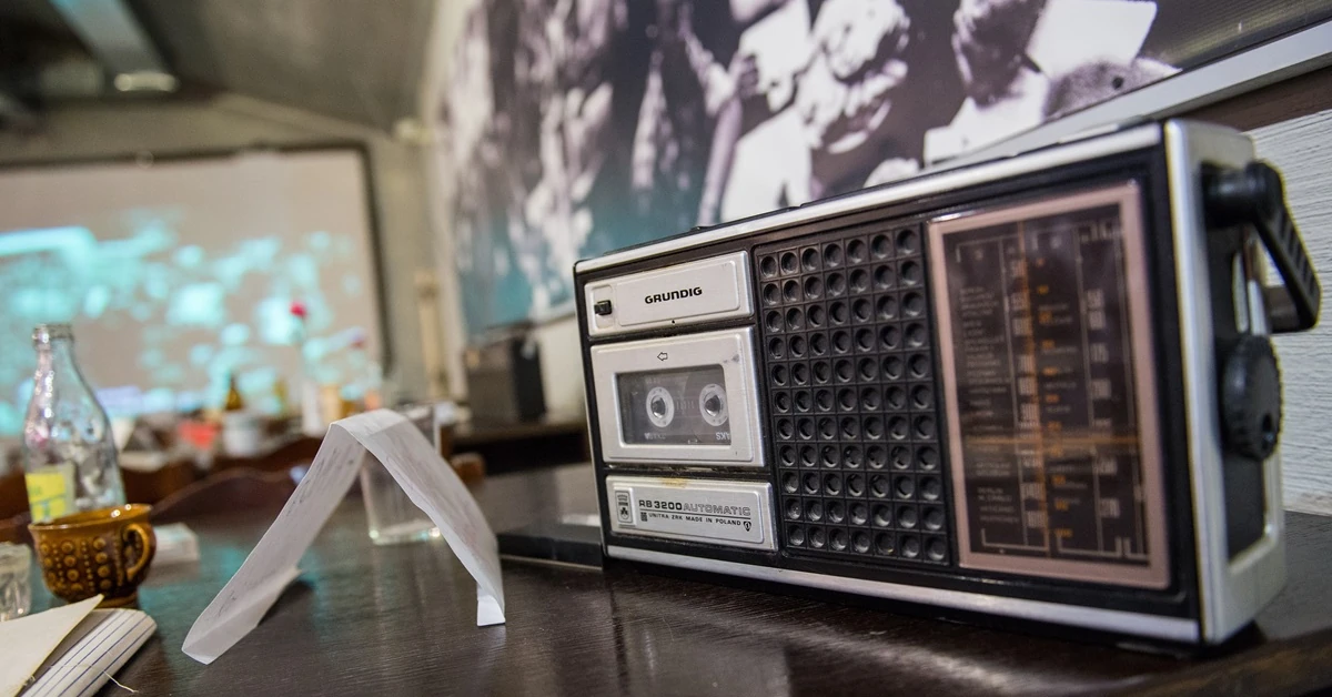 [QUIZ] Niezapomniane hity PRL-u: połącz piosenkę z artystą, dokończ tekst i przenieś się do tamtych lat