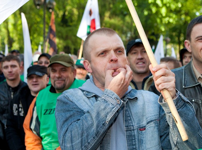 Bitwa przed siedzibą KGHM w Lubinie