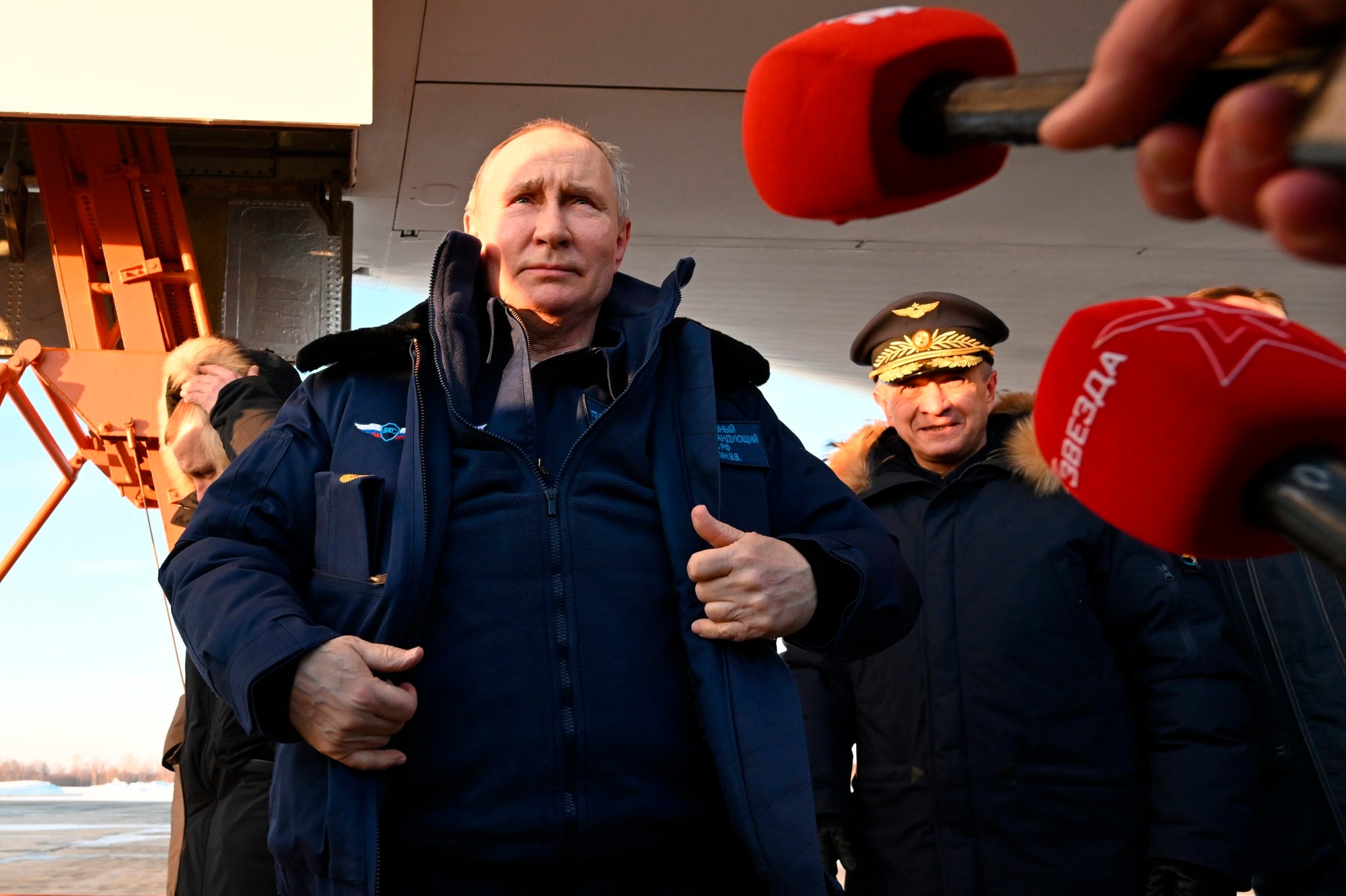 Ruský prezident Vladimír Putin absolvoval cvičný let nadzvukovým strategickým bombardérom.