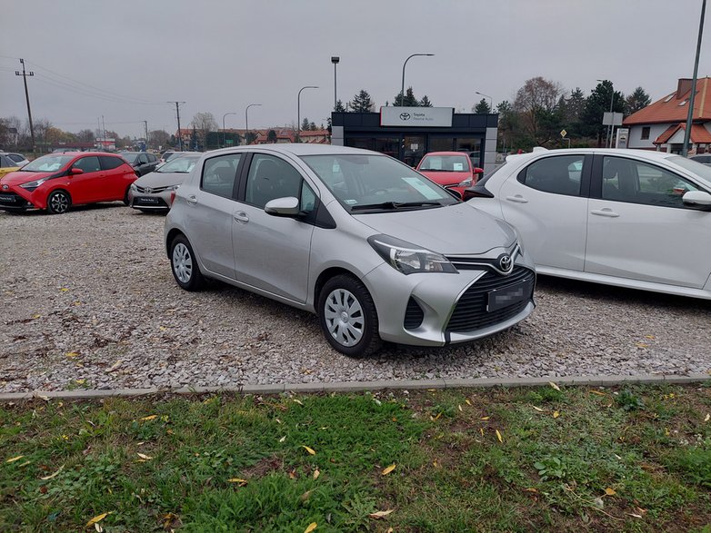 Używana Toyota Yaris 1.0 z 2016 r.