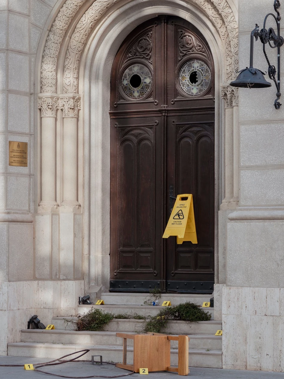 Vandalizovan Saborni hram Preobraženja Gospodnjeg u Zagrebu.