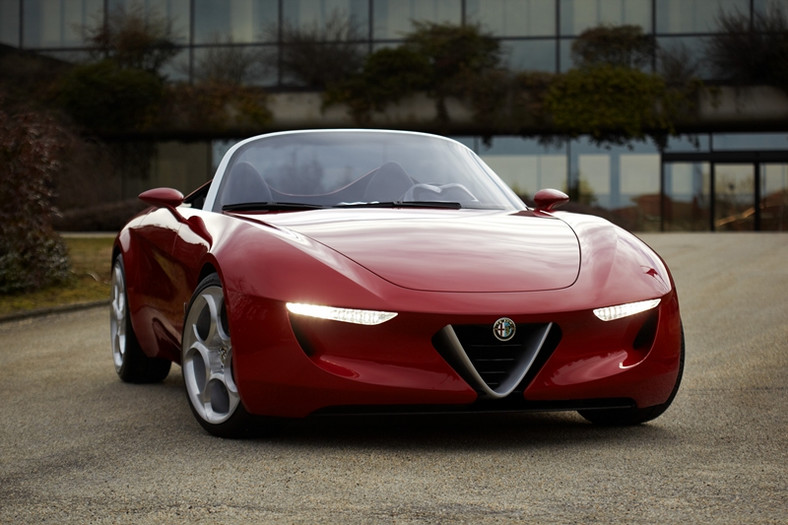 Alfa Romeo 2uettottanta – co za nazwa, co za auto!