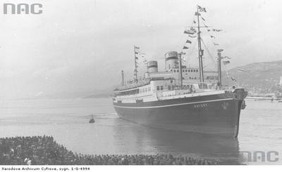 Transatlantyk 'Batory' wypływał w rejs do Gdyni z portu w Trieście - 1936 rok