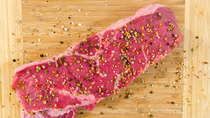 Tényleg elkerülhetetlen a hús drágulása? A szakértők válaszolnak