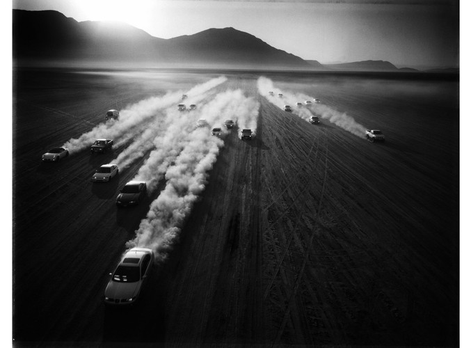 Zdjęcie autorstwa Tomasza Gudzowatego z nagrodzonego cyklu poświęconego wyścigom samochodowym w Meksyku. Gudzowaty został laureatem drugiej nagrody za fotoreportaż w kategorii 'sport'