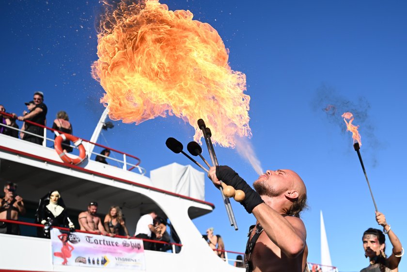 Niemcy: „Statek tortur” wypłynął w rejs. Na pokładzie fetyszyści