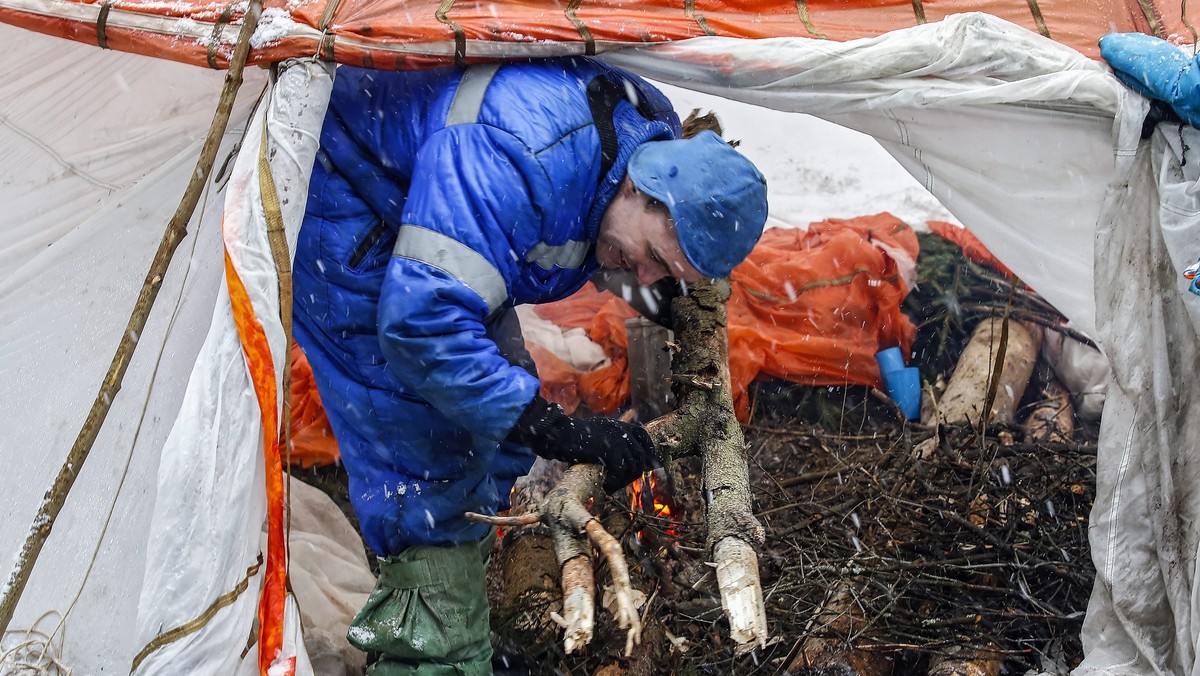 RUSSIA SPACE TRAINING (The cosmonauts survival training in the forest )