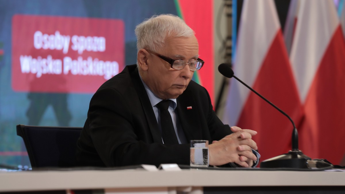 Kaczyński znużony na konferencji. Politycy komentują stan zdrowia prezesa PiS