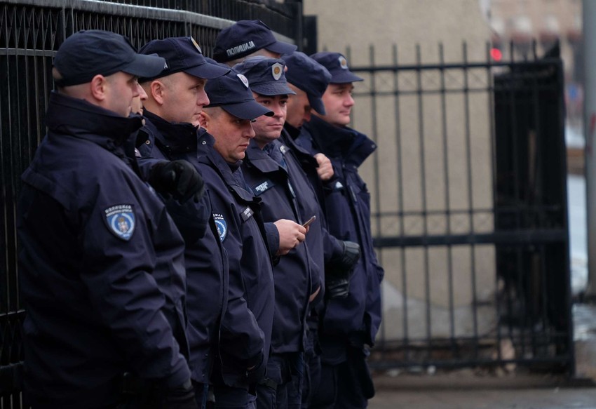 Jake policijske snage u Savskoj ulici