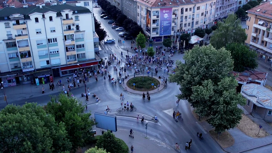 Večernja blokada kružnog toka u Čačku