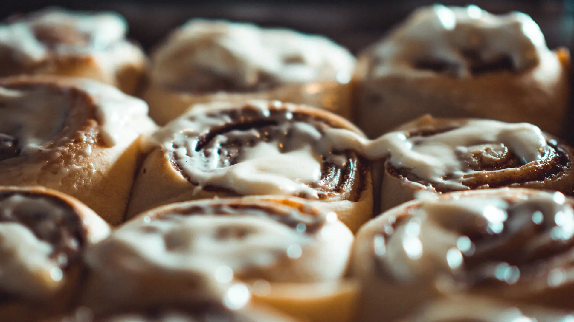 Cinnamon rolls. Przepis na słodkie bułeczki