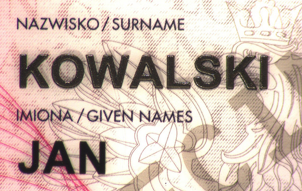 Dotychczas osobom, które ukończyły 65. rok życia dowody osobiste były wydawane na czas nieoznaczony, jeśli zwróciły się one o wyrobienie dokumentu o takim terminie ważności.