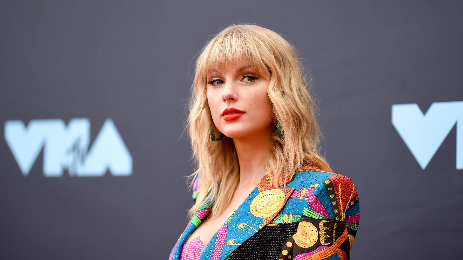 Taylor Swift Grammy-történelmet írt: senkit nem jelöltek még ennyiszer az év legjobb dala díjára