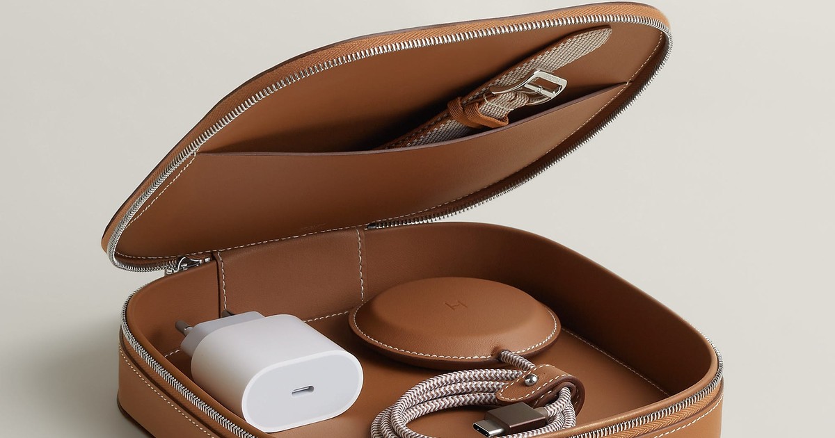 See Hermès new tech collection, from a $5,150 charging case for your ...