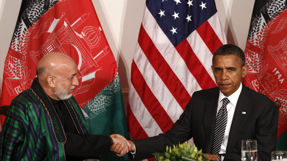 Prezydenci USA i Afganistanu, Barack Obama i Hamid Karzaj, zapewnili, że zabicie tego dnia w zamachu szefa Wysokiej Rady Pokoju Burhanuddina Rabbaniego nie zniechęci ich w staraniach o osiągnięcie pokoju w Afganistanie.