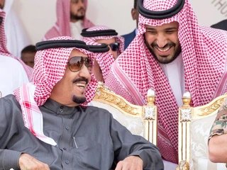 Od lewej: Król Salman ibn Abd al-Aziz Al Su’ud i książę koronny Muhammad ibn Salman ibn Abd al-Aziz Al Su’ud