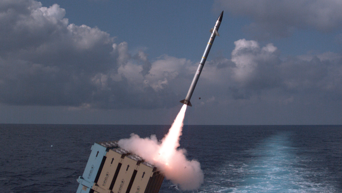 "Iron Dome", czyli izraelski system obrony antyrakietowej rozwinięty został o moduł morski. Jego gotowość bojową, po udanych testach potwierdziły tamtejsze siły zbrojne.