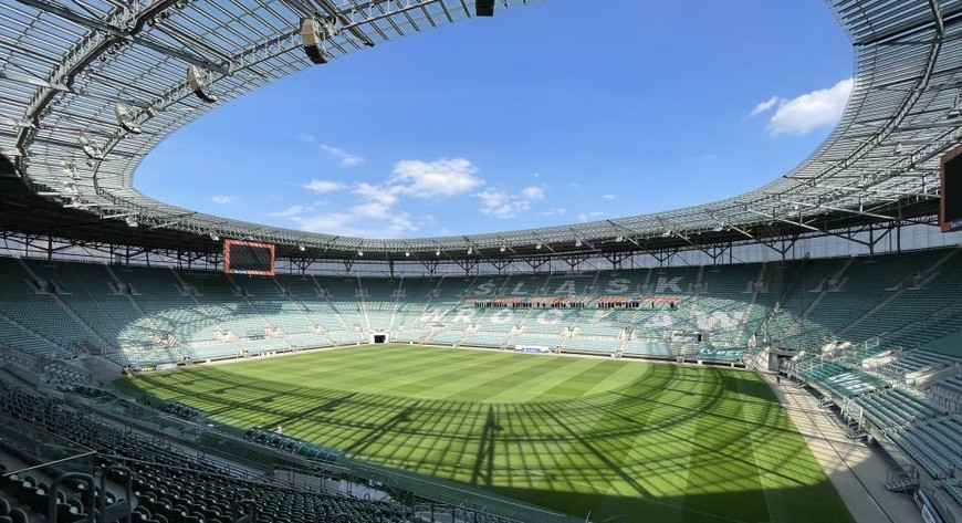 Tarczyński Arena to obiekt, który na trybunach pomieści 42 771 widzów. 