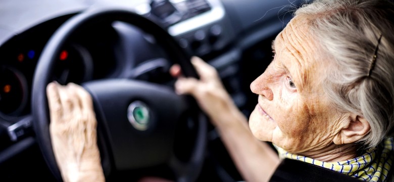Seniorzy stracą prawo jazdy w 2026? Zapadła ostateczna decyzja ws. badań. Oto nowe zasady