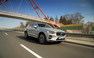 Volvo XC60 T6 Recharge – szybszy niż myślisz, oszczędniejszy niż się spodziewasz 