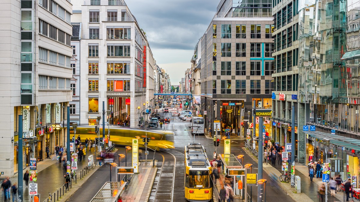 W centrum Berlina mąż poćwiartował żonę na oczach sześciorga dzieci. Prokuratura uważa, że oskarżony jest chory psychiczne i nie może odpowiadać za zbrodnię. Makabryczne morderstwo wywołało dyskusję o rosnącej przemocy domowej w rodzinach imigrantów.