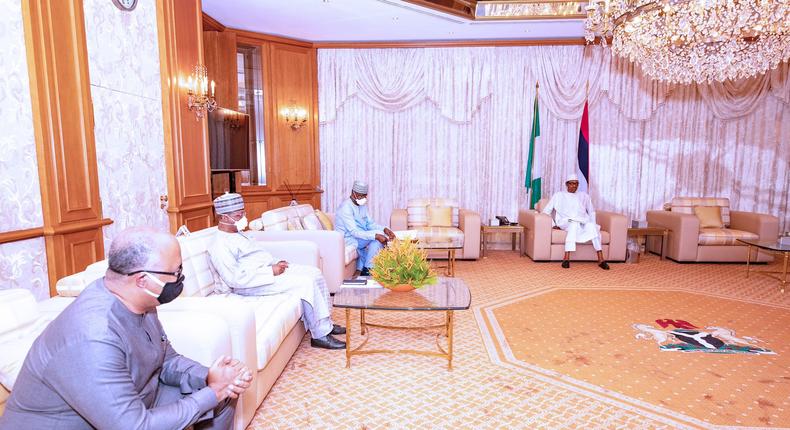President Muhammadu Buhari receives the Presidential Task Force on COVID-19 at his residence in Aso Rock Villa, Abuja. [Twitter/@BashirAhmaad]