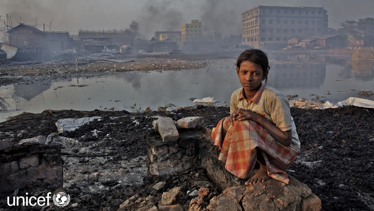 Niemal co siódme dziecko na świecie (czyli około 300 mln) żyje na obszarach, na których zanieczyszczenie powietrza co najmniej sześciokrotnie przekracza międzynarodowe wytyczne.