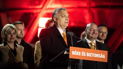 Wiktor Orbán po wygranej w wyborach parlamentarnych 3 kwietnia 2022 r.