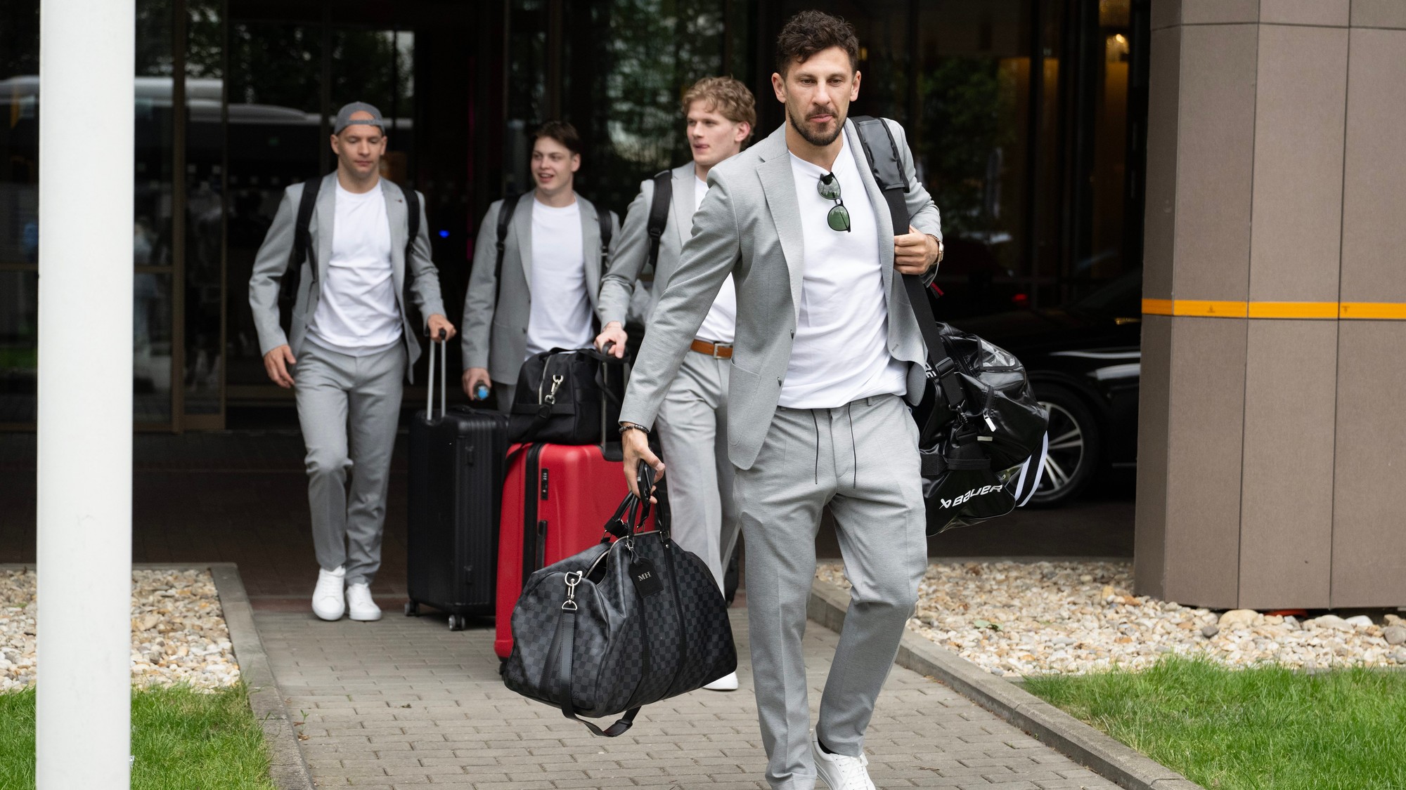 Slovenský hokejový reprezentant  Marek Hrivík (v popredí). 