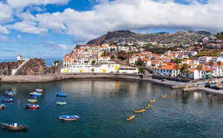 Sztorm nad Maderą spowodował czasowe zawieszenie morskich połączeń z Porto Santo i Funchal