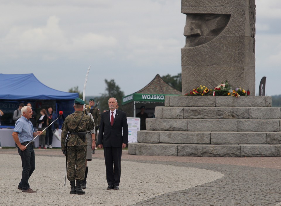 STĘBARK APEL GRUNWALDZKI MINISTER MACIEREWICZ (Antoni Macierewicz)