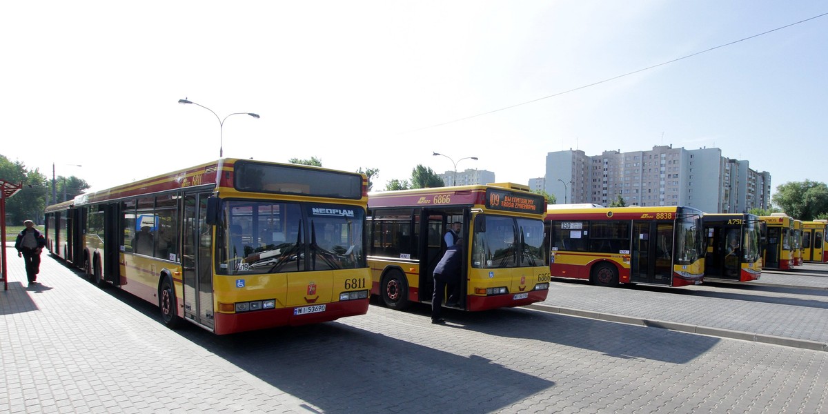 Autobus miejski w Warszawie.