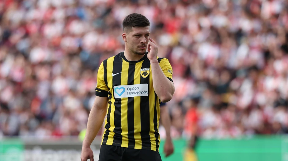 Srpski reprezentativac Luka Jović bio je najbolji strelac AEK-a u pohodu na titulu u Grčkoj | Foto: Kiko Huesca/EPA/Shutterstock