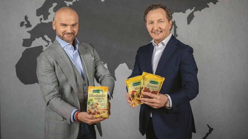 Biznesowy duet sprawdził się przy inwestowaniu w start-upy. Teraz Rafał  Brzoska (po lewej), większościowy udziałowiec, i Marian Owerko, prezes i udziałowiec FoodWell, razem rozwijają spółkę powstałą na bazie Bakallandu i Purelli.