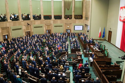 Sejm zadecydował o utrzymaniu stawek VAT 8 i 23 proc. na kolejny rok