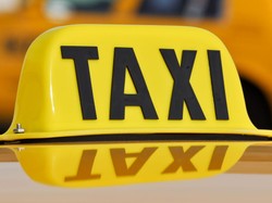 Polak potrafi! Zobacz, jak zarabiać bez taksówkarskiej licencji