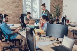 Firmy walczą o pracowników, ale pieniądze to nie wszystko. Teraz co innego jest kluczowe w miejscu pracy