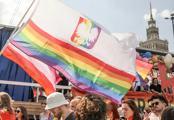 35 proc. Polaków uważa, że osoby LGBT+ i heteroseksualne mają równe prawa