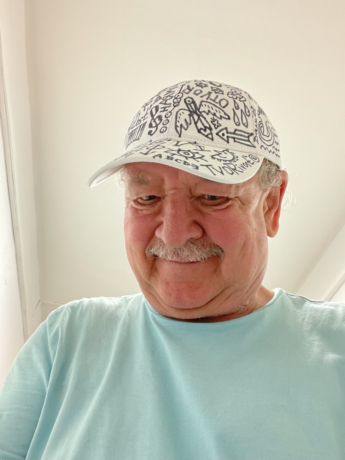 Spisovateľ Daniel Hevier.