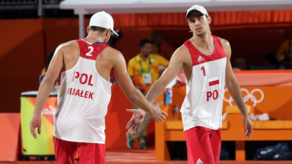 Polscy siatkarze plażowi Grzegorz Fijałek i Mariusz Prudel po dwóch meczach w grupie E mają na swoim koncie dwie porażki. Biało-Czerwoni nie poddają się jednak i wierzą, że wygrają kolejne spotkanie i pozostaną w turnieju olimpijskim w Rio de Janeiro.