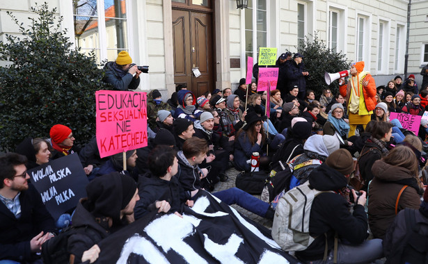 Protest ostrzegawczy studentów. Policja próbowała interweniować