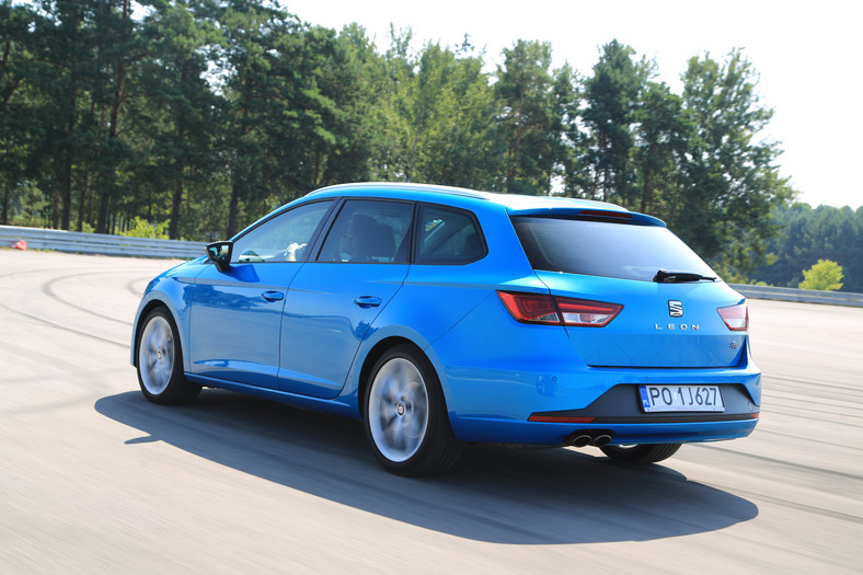 Opel Astra Sports Tourer vs. Seat Leon ST